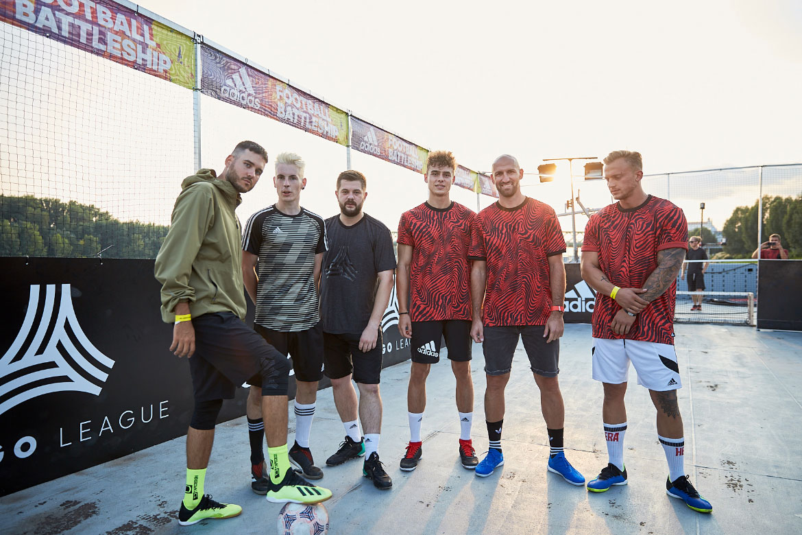 Adidas football battleship influenceři futbalisté