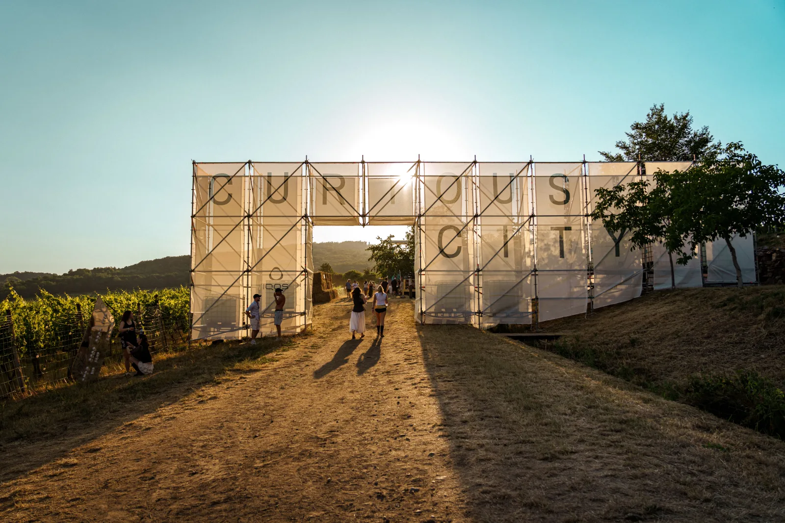 IQOS Curious City – Ženy, Víno, Funk – Event, Kampaň, Kreativa